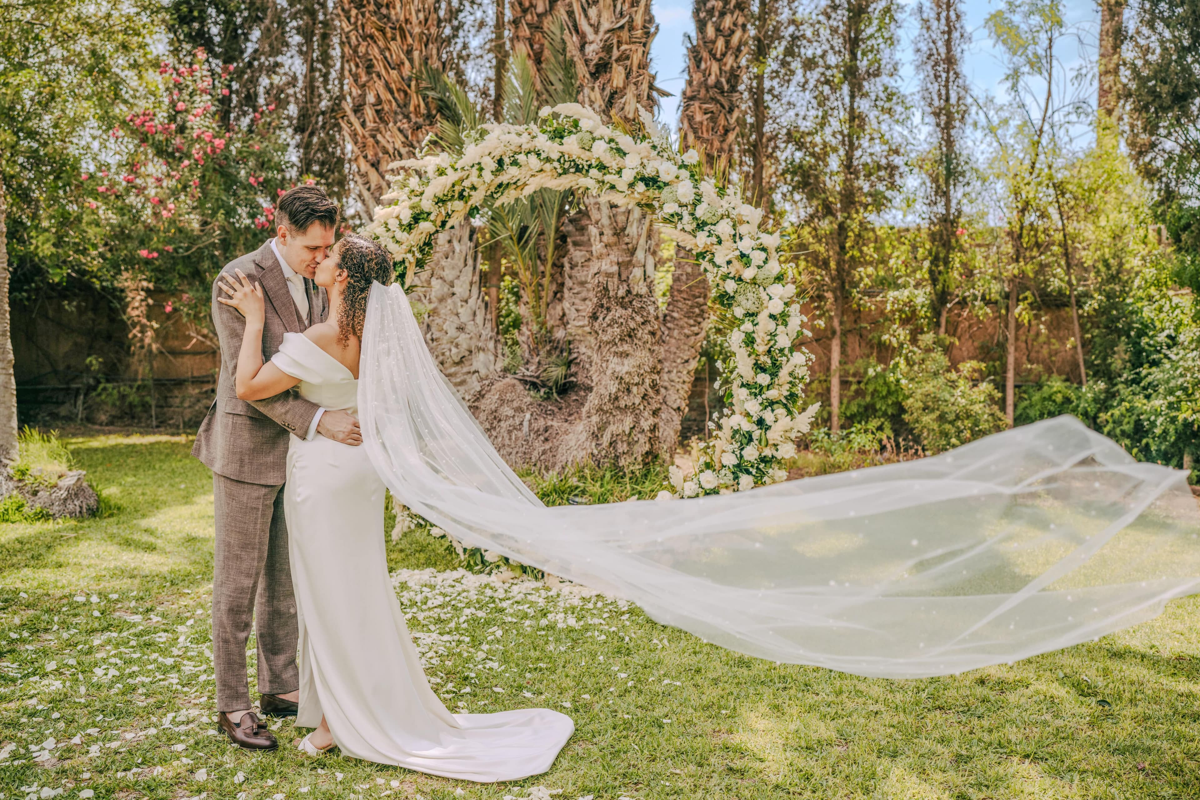 A & S wedding day moments in Marrakech garden